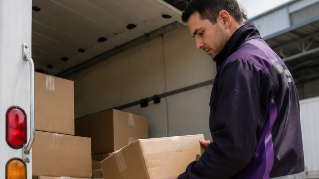 Navigating Trade Policy Impact: FedEx's Latest Earnings Insights